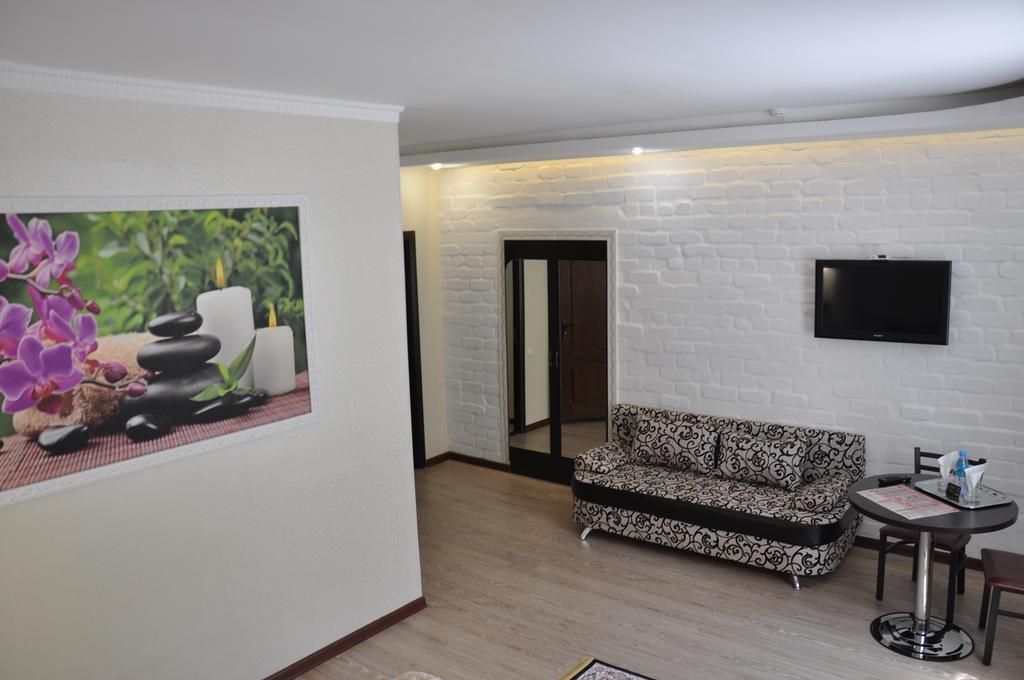 Astina Hotel Akmola Esterno foto